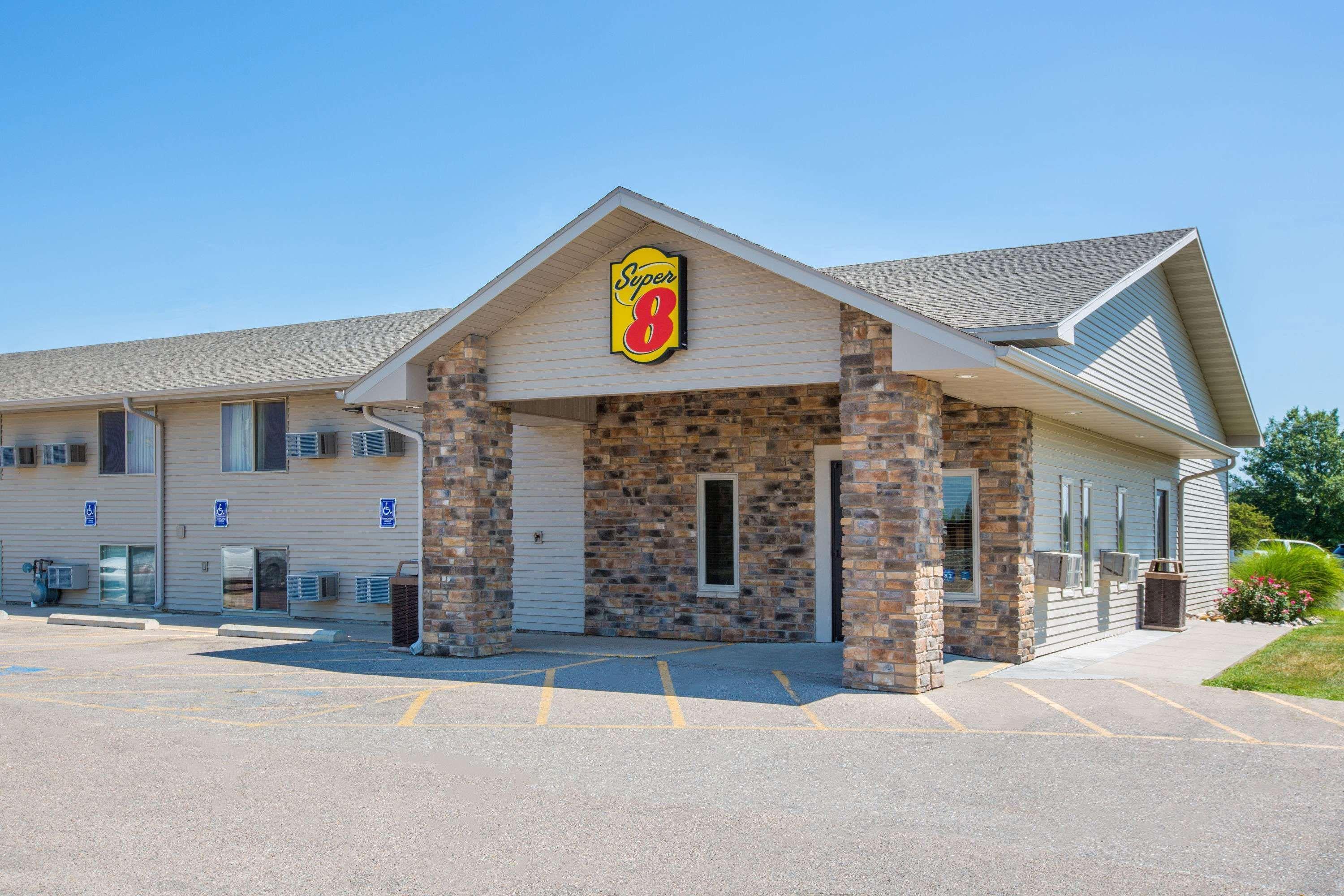 Super 8 By Wyndham Kearney Motel Buitenkant foto