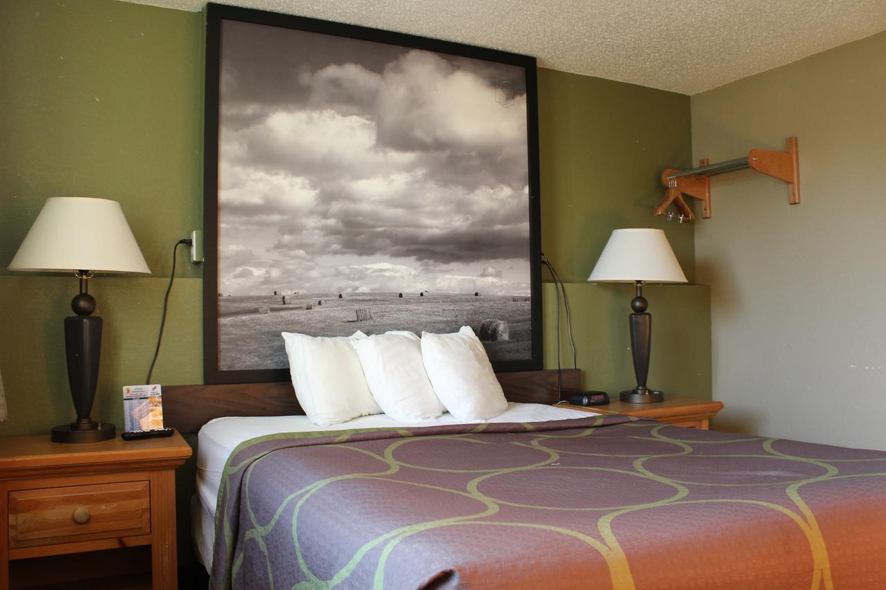 Super 8 By Wyndham Kearney Motel Buitenkant foto